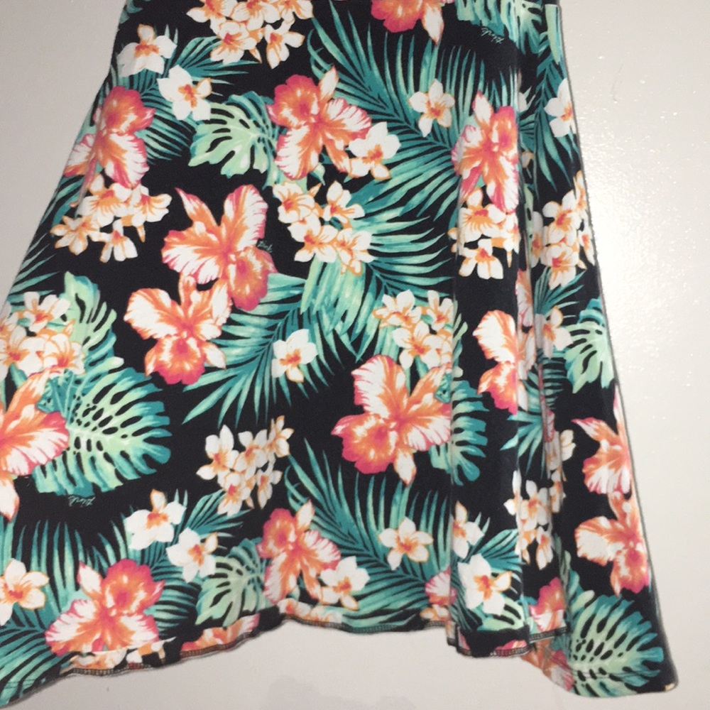 Dress - Picture 4 of 5